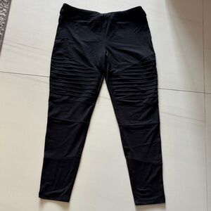 Olive+Oak Black Ruched Leggings NWT